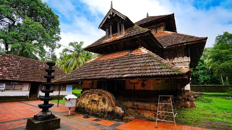 ongallur_taliyil_shiva_temple.webp ഒങ്ങല്ലൂർ തളിയിൽ ശിവക്ഷേത്രം
